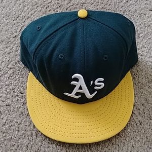 Used Oakland A's Fitted Hat size 7 5/8s